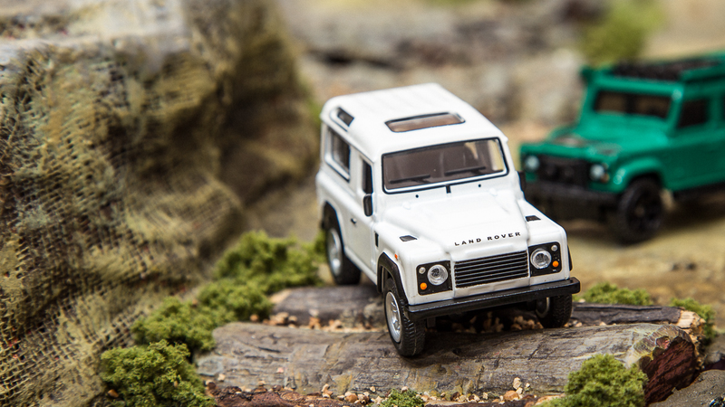 Illustration for article titled Schuco—Land Rover Defender in 1/64